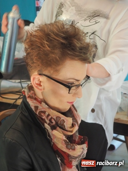 Zdjęcie w galerii na portalu naszraciborz.pl: Glam Show Cafe na Końcu Świata wiadomości z regionu