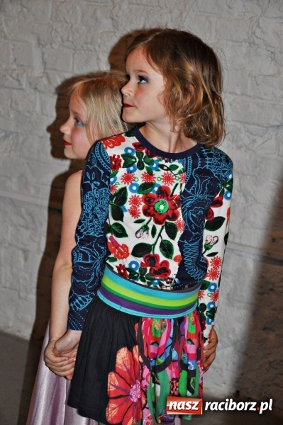 Zdjęcie w galerii na portalu naszraciborz.pl: Glam Show Cafe na Końcu Świata wiadomości z regionu