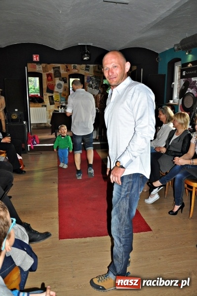 Zdjęcie w galerii na portalu naszraciborz.pl: Glam Show Cafe na Końcu Świata wiadomości z regionu