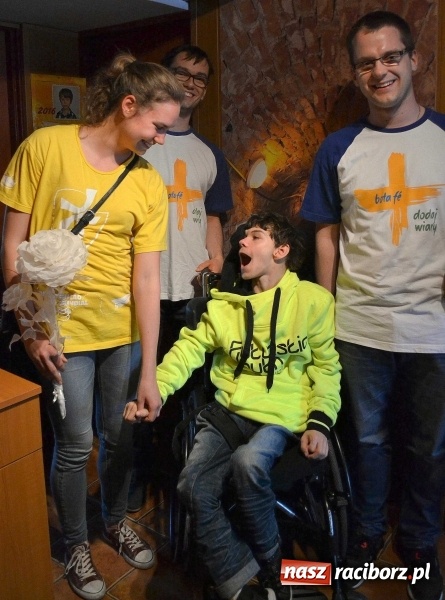 Zdjęcie w galerii na portalu naszraciborz.pl: Młodzi Misjonarze Miłosierdzia z Raciborza wiadomości z regionu