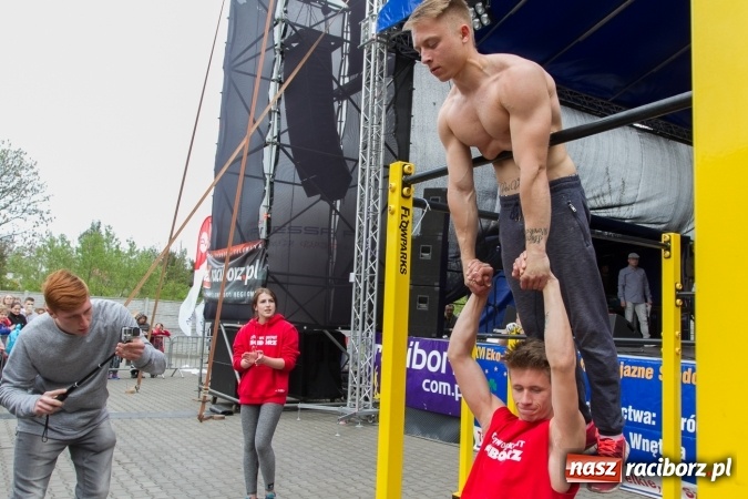Zdjęcie w galerii na portalu naszraciborz.pl: Grupa Street Workout Racibórz zachwyciła podczas Eko-targów wiadomości z regionu