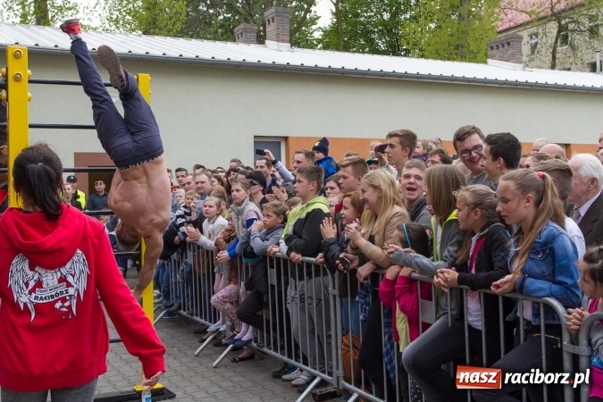Zdjęcie w galerii na portalu naszraciborz.pl: Grupa Street Workout Racibórz zachwyciła podczas Eko-targów wiadomości z regionu