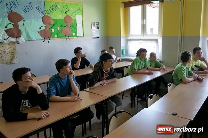 Zdjęcie w galerii na portalu naszraciborz.pl: Raciborscy policjanci i nauczyciele z Budzisk zorganizowali Turniej Bezpieczeństwa w Ruchu Drogowym wiadomości z regionu