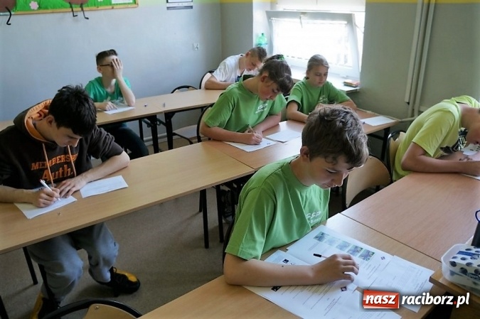 Zdjęcie w galerii na portalu naszraciborz.pl: Raciborscy policjanci i nauczyciele z Budzisk zorganizowali Turniej Bezpieczeństwa w Ruchu Drogowym wiadomości z regionu