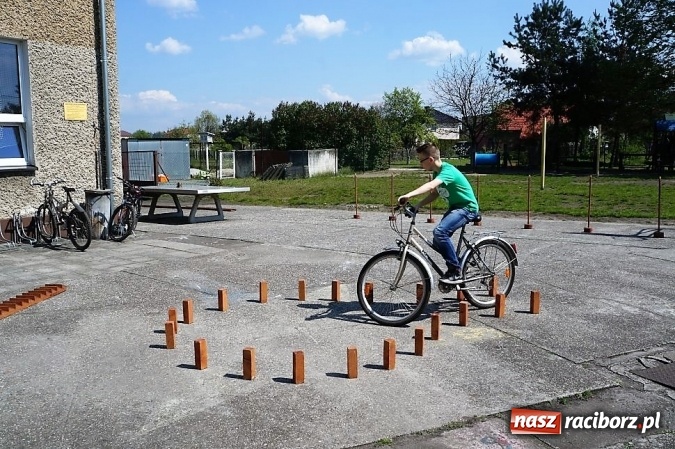 Zdjęcie w galerii na portalu naszraciborz.pl: Raciborscy policjanci i nauczyciele z Budzisk zorganizowali Turniej Bezpieczeństwa w Ruchu Drogowym wiadomości z regionu