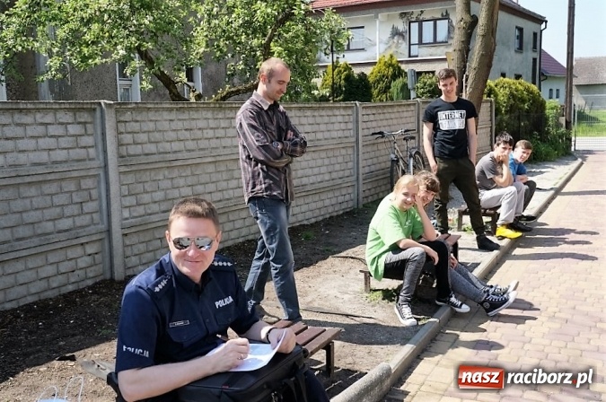 Zdjęcie w galerii na portalu naszraciborz.pl: Raciborscy policjanci i nauczyciele z Budzisk zorganizowali Turniej Bezpieczeństwa w Ruchu Drogowym wiadomości z regionu