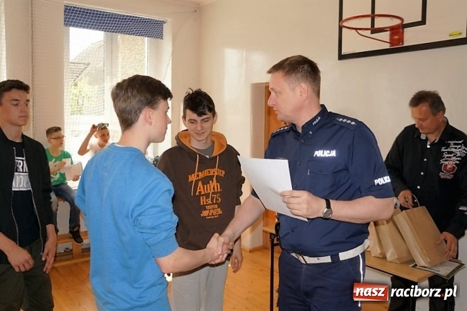 Zdjęcie w galerii na portalu naszraciborz.pl: Raciborscy policjanci i nauczyciele z Budzisk zorganizowali Turniej Bezpieczeństwa w Ruchu Drogowym wiadomości z regionu