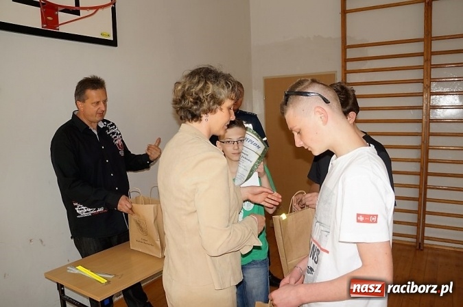 Zdjęcie w galerii na portalu naszraciborz.pl: Raciborscy policjanci i nauczyciele z Budzisk zorganizowali Turniej Bezpieczeństwa w Ruchu Drogowym wiadomości z regionu