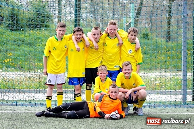 Zdjęcie w galerii na portalu naszraciborz.pl: Na orliku w Krzanowicach walczyli o awans do etapu powiatowego wiadomości z regionu