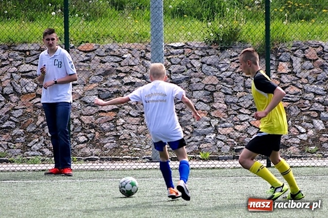 Zdjęcie w galerii na portalu naszraciborz.pl: Na orliku w Krzanowicach walczyli o awans do etapu powiatowego wiadomości z regionu