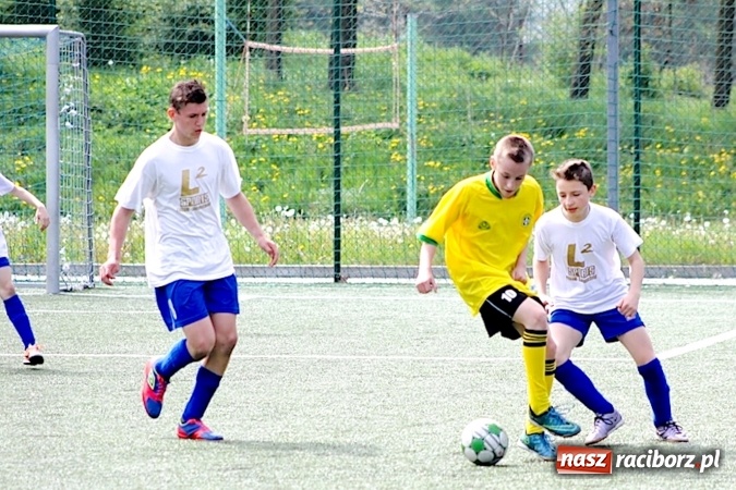 Zdjęcie w galerii na portalu naszraciborz.pl: Na orliku w Krzanowicach walczyli o awans do etapu powiatowego wiadomości z regionu