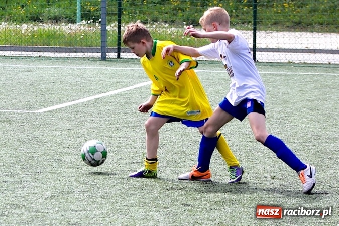 Zdjęcie w galerii na portalu naszraciborz.pl: Na orliku w Krzanowicach walczyli o awans do etapu powiatowego wiadomości z regionu