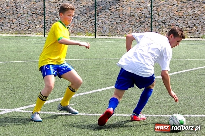 Zdjęcie w galerii na portalu naszraciborz.pl: Na orliku w Krzanowicach walczyli o awans do etapu powiatowego wiadomości z regionu