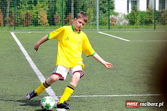 Zdjęcie w galerii na portalu naszraciborz.pl: Na orliku w Krzanowicach walczyli o awans do etapu powiatowego wiadomości z regionu