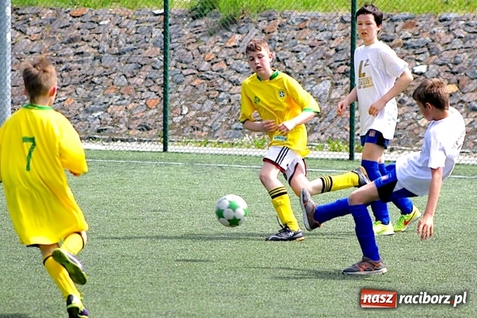 Zdjęcie w galerii na portalu naszraciborz.pl: Na orliku w Krzanowicach walczyli o awans do etapu powiatowego wiadomości z regionu