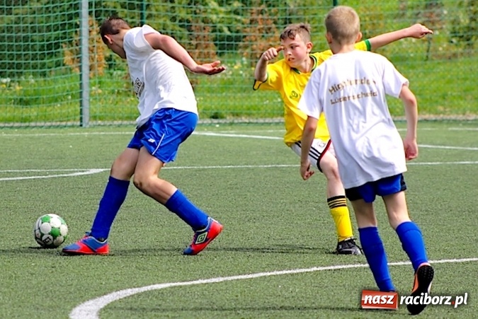 Zdjęcie w galerii na portalu naszraciborz.pl: Na orliku w Krzanowicach walczyli o awans do etapu powiatowego wiadomości z regionu