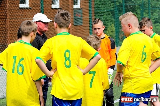 Zdjęcie w galerii na portalu naszraciborz.pl: Na orliku w Krzanowicach walczyli o awans do etapu powiatowego wiadomości z regionu