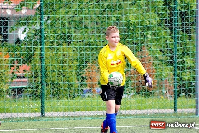 Zdjęcie w galerii na portalu naszraciborz.pl: Na orliku w Krzanowicach walczyli o awans do etapu powiatowego wiadomości z regionu