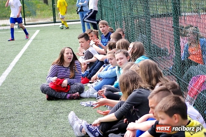 Zdjęcie w galerii na portalu naszraciborz.pl: Na orliku w Krzanowicach walczyli o awans do etapu powiatowego wiadomości z regionu