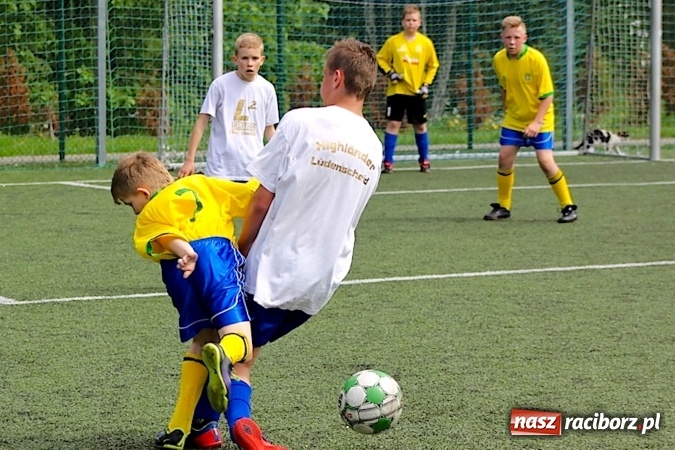 Zdjęcie w galerii na portalu naszraciborz.pl: Na orliku w Krzanowicach walczyli o awans do etapu powiatowego wiadomości z regionu