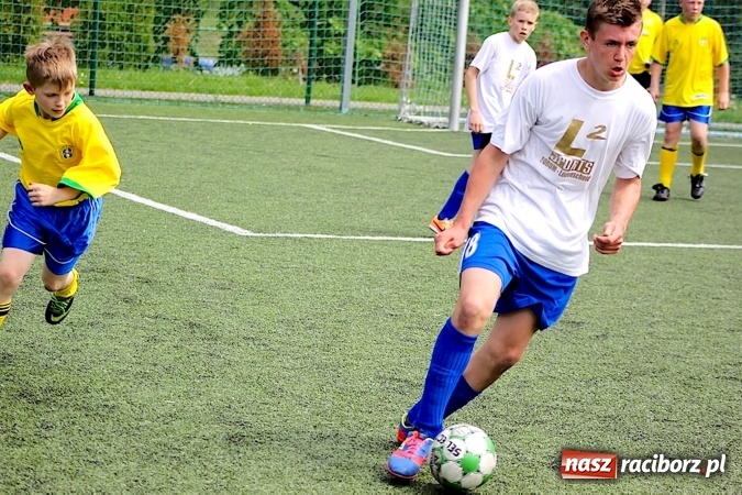 Zdjęcie w galerii na portalu naszraciborz.pl: Na orliku w Krzanowicach walczyli o awans do etapu powiatowego wiadomości z regionu