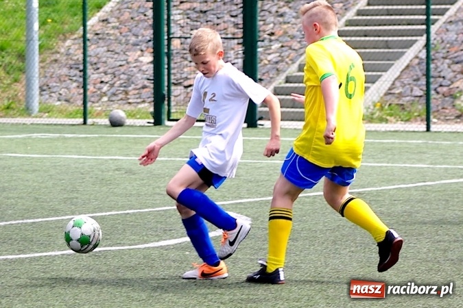 Zdjęcie w galerii na portalu naszraciborz.pl: Na orliku w Krzanowicach walczyli o awans do etapu powiatowego wiadomości z regionu