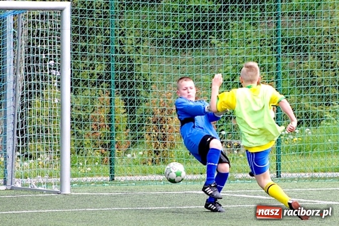 Zdjęcie w galerii na portalu naszraciborz.pl: Na orliku w Krzanowicach walczyli o awans do etapu powiatowego wiadomości z regionu