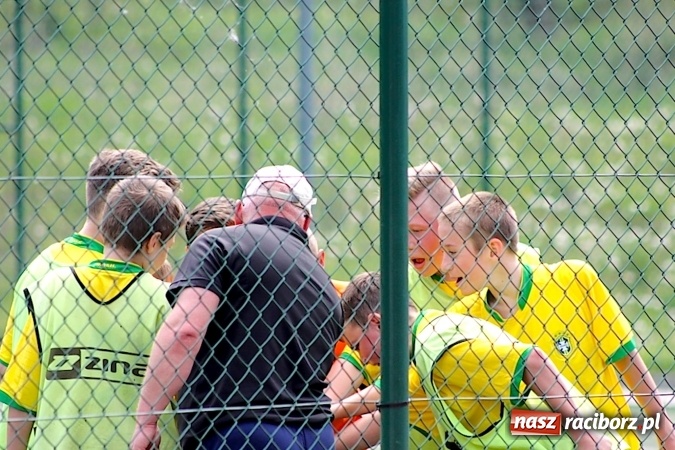 Zdjęcie w galerii na portalu naszraciborz.pl: Na orliku w Krzanowicach walczyli o awans do etapu powiatowego wiadomości z regionu