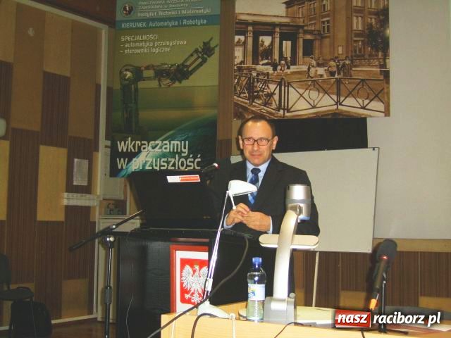 Zdjęcie w galerii na portalu naszraciborz.pl: PWSZ: Którędy do pracy? wiadomości z regionu