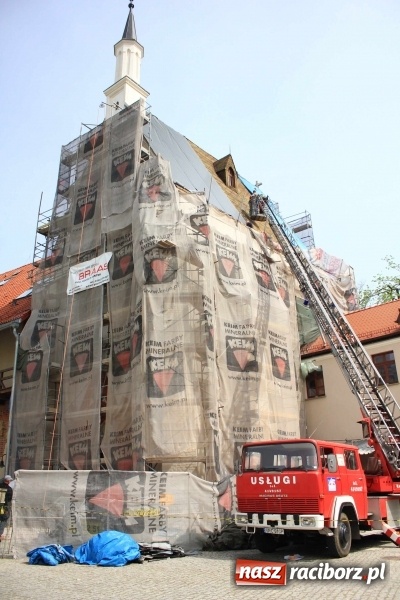 Zdjęcie w galerii na portalu naszraciborz.pl: Dziś zamontowano wyposażenie wnętrza kaplicy zamkowej  wiadomości z regionu