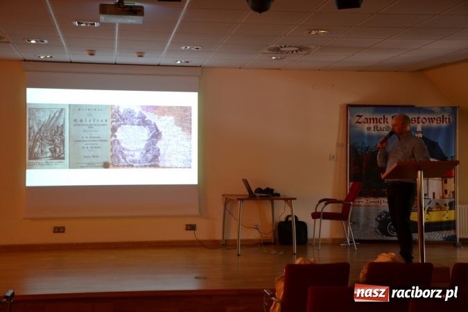 Zdjęcie w galerii na portalu naszraciborz.pl: Dziś zamontowano wyposażenie wnętrza kaplicy zamkowej  wiadomości z regionu