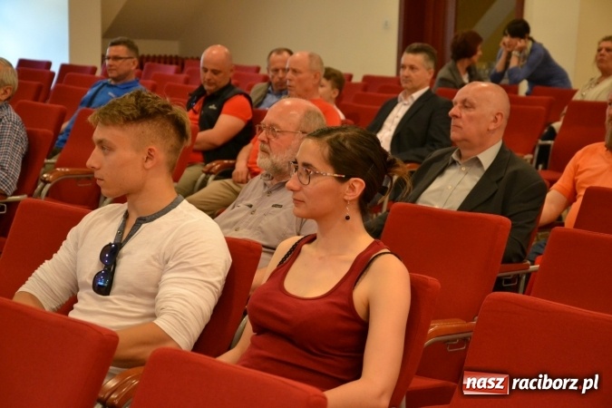 Zdjęcie w galerii na portalu naszraciborz.pl: Dziś zamontowano wyposażenie wnętrza kaplicy zamkowej  wiadomości z regionu