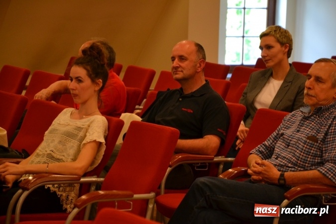 Zdjęcie w galerii na portalu naszraciborz.pl: Dziś zamontowano wyposażenie wnętrza kaplicy zamkowej  wiadomości z regionu