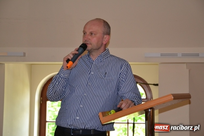 Zdjęcie w galerii na portalu naszraciborz.pl: Dziś zamontowano wyposażenie wnętrza kaplicy zamkowej  wiadomości z regionu