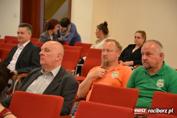 Zdjęcie w galerii na portalu naszraciborz.pl: Dziś zamontowano wyposażenie wnętrza kaplicy zamkowej  wiadomości z regionu