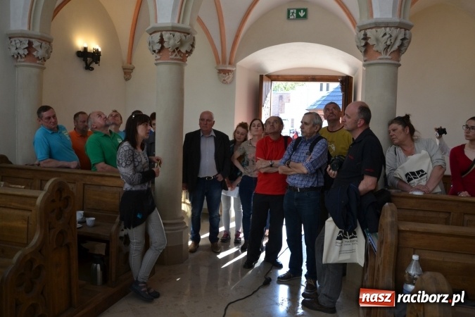 Zdjęcie w galerii na portalu naszraciborz.pl: Dziś zamontowano wyposażenie wnętrza kaplicy zamkowej  wiadomości z regionu