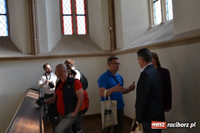 Zdjęcie w galerii na portalu naszraciborz.pl: Dziś zamontowano wyposażenie wnętrza kaplicy zamkowej  wiadomości z regionu