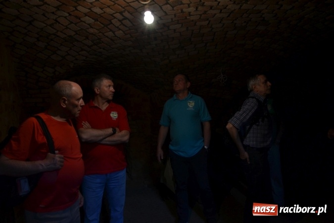 Zdjęcie w galerii na portalu naszraciborz.pl: Dziś zamontowano wyposażenie wnętrza kaplicy zamkowej  wiadomości z regionu