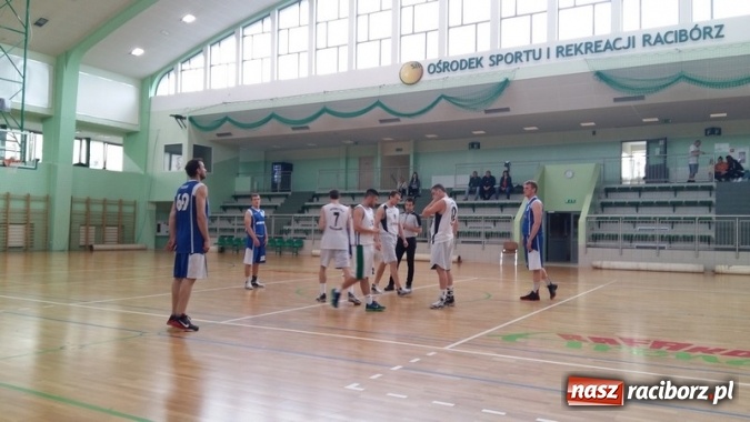 Zdjęcie w galerii na portalu naszraciborz.pl: Koszykówka. Pewne wygrana Dywyty i Harlemu wiadomości z regionu
