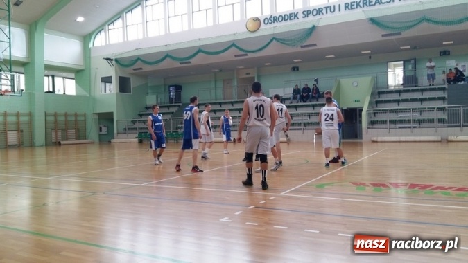 Zdjęcie w galerii na portalu naszraciborz.pl: Koszykówka. Pewne wygrana Dywyty i Harlemu wiadomości z regionu