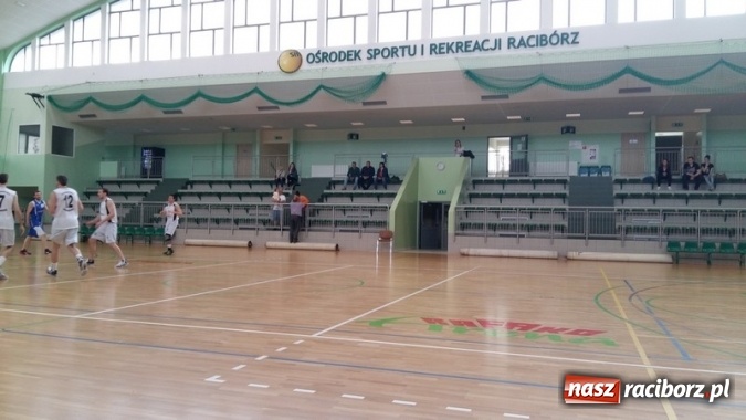 Zdjęcie w galerii na portalu naszraciborz.pl: Koszykówka. Pewne wygrana Dywyty i Harlemu wiadomości z regionu