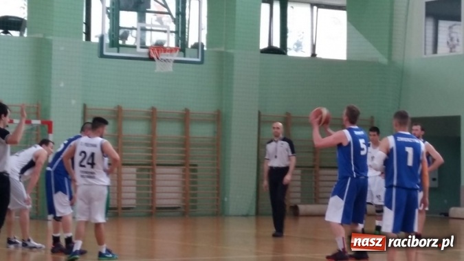 Zdjęcie w galerii na portalu naszraciborz.pl: Koszykówka. Pewne wygrana Dywyty i Harlemu wiadomości z regionu