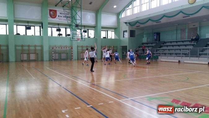 Zdjęcie w galerii na portalu naszraciborz.pl: Koszykówka. Pewne wygrana Dywyty i Harlemu wiadomości z regionu