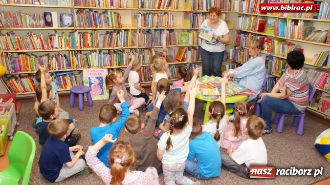 Zdjęcie w galerii na portalu naszraciborz.pl: Przedszkolaki zobaczyły bibliotekę od kuchni  wiadomości z regionu