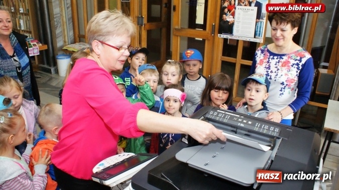 Zdjęcie w galerii na portalu naszraciborz.pl: Przedszkolaki zobaczyły bibliotekę od kuchni  wiadomości z regionu