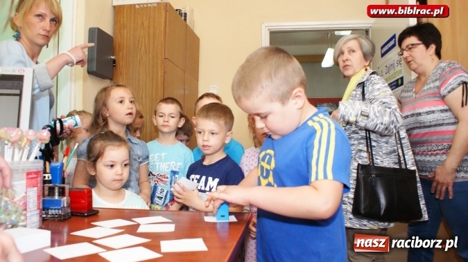 Zdjęcie w galerii na portalu naszraciborz.pl: Przedszkolaki zobaczyły bibliotekę od kuchni  wiadomości z regionu