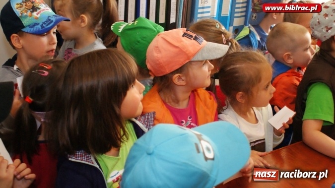 Zdjęcie w galerii na portalu naszraciborz.pl: Przedszkolaki zobaczyły bibliotekę od kuchni  wiadomości z regionu