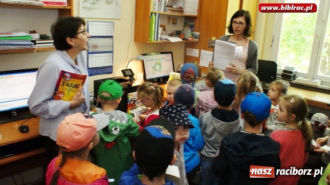 Zdjęcie w galerii na portalu naszraciborz.pl: Przedszkolaki zobaczyły bibliotekę od kuchni  wiadomości z regionu