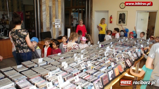 Zdjęcie w galerii na portalu naszraciborz.pl: Przedszkolaki zobaczyły bibliotekę od kuchni  wiadomości z regionu