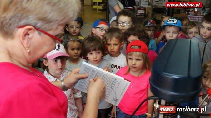 Zdjęcie w galerii na portalu naszraciborz.pl: Przedszkolaki zobaczyły bibliotekę od kuchni  wiadomości z regionu